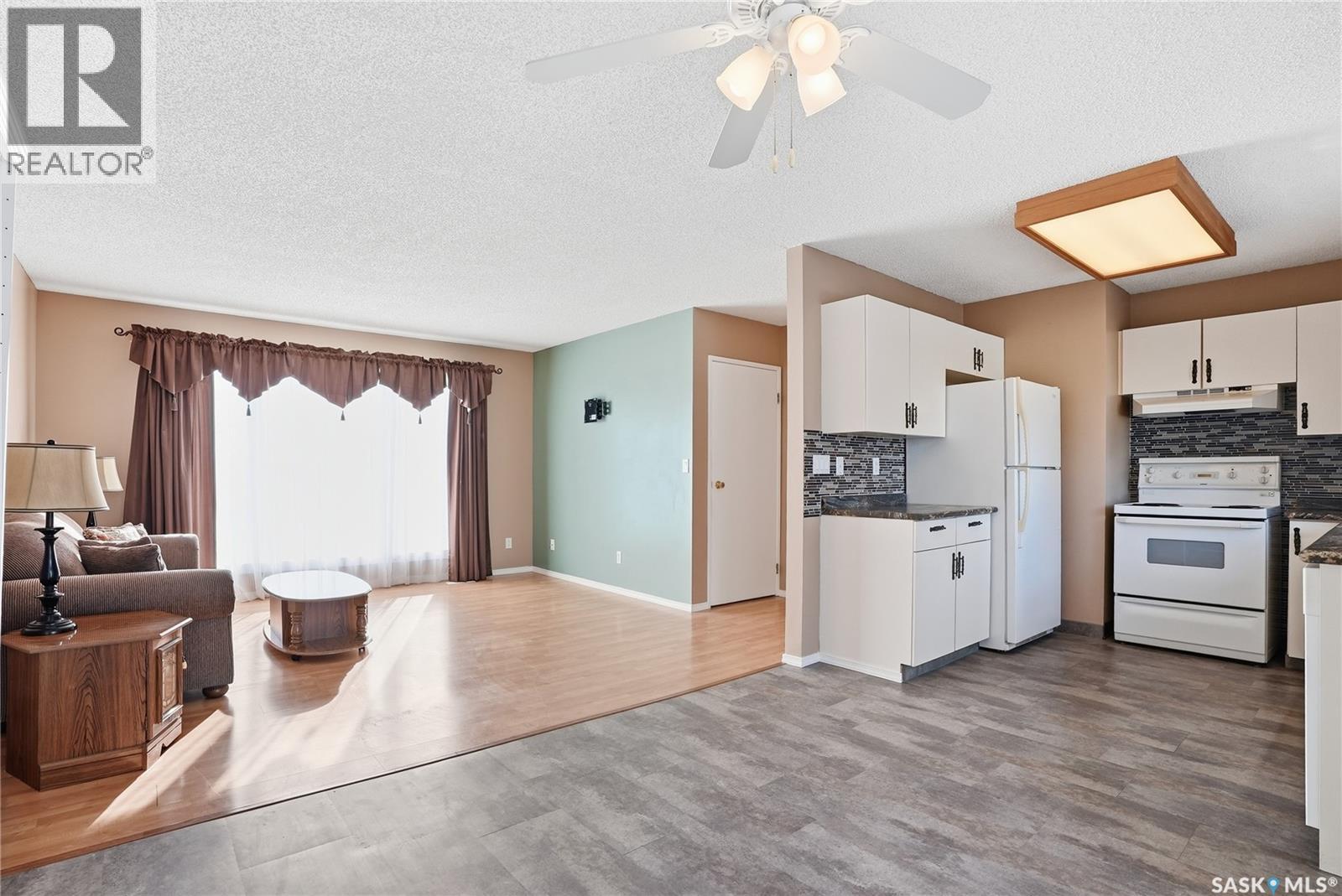 538 Bowman Lane, Saskatoon, Saskatchewan  S7L 6P8 - Photo 2 - SK028929