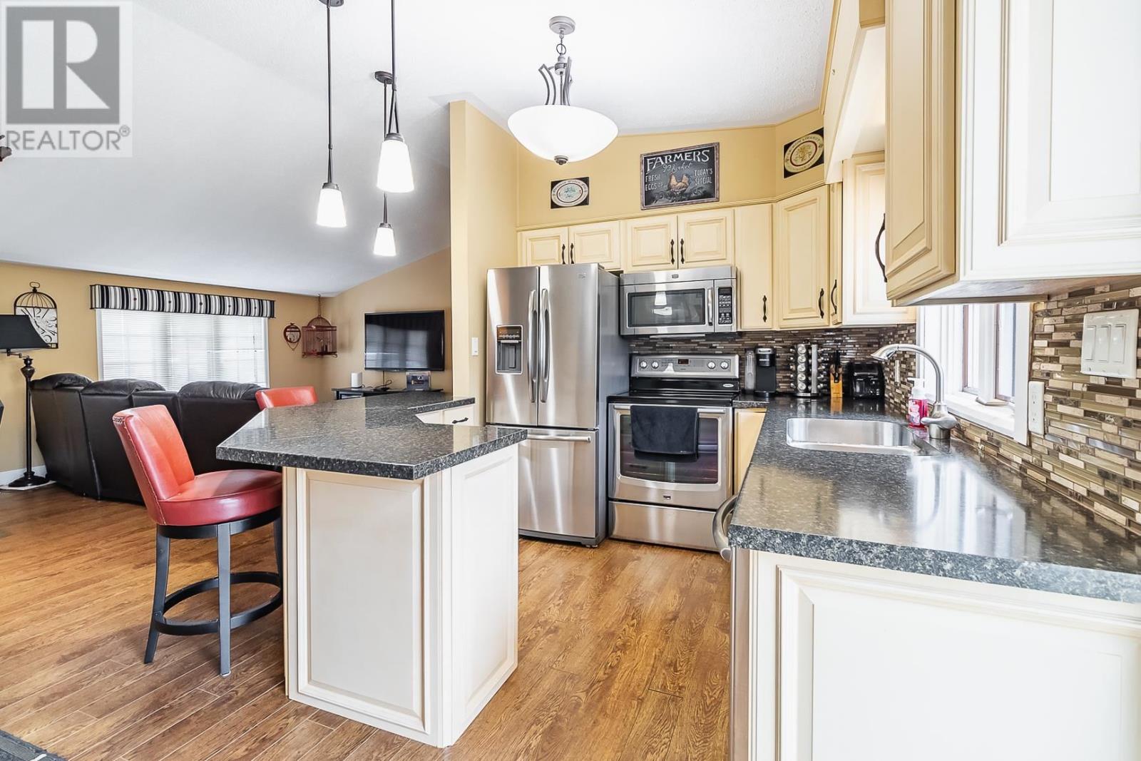 920 Great Northern Rd, Sault Ste. Marie, Ontario  P6B 0B6 - Photo 18 - SM252637