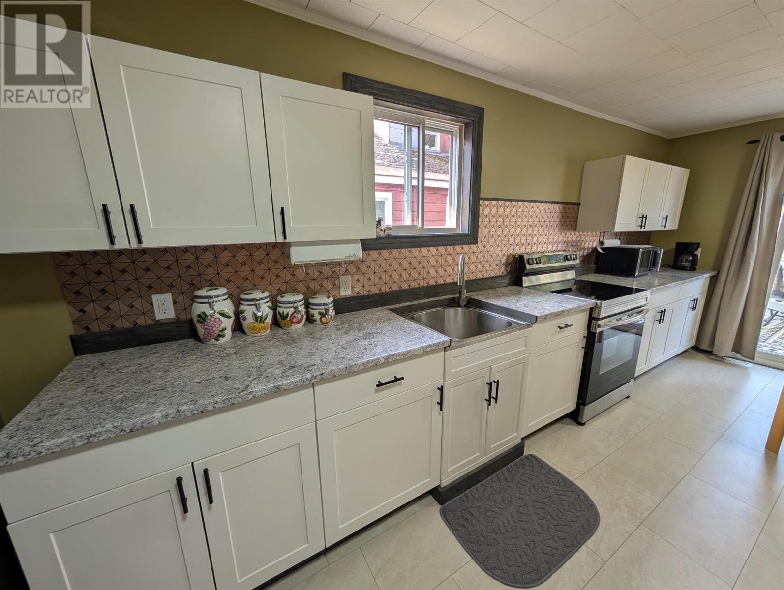 20 Second Ave, Wawa, Ontario  P0S 1K0 - Photo 11 - SM260197