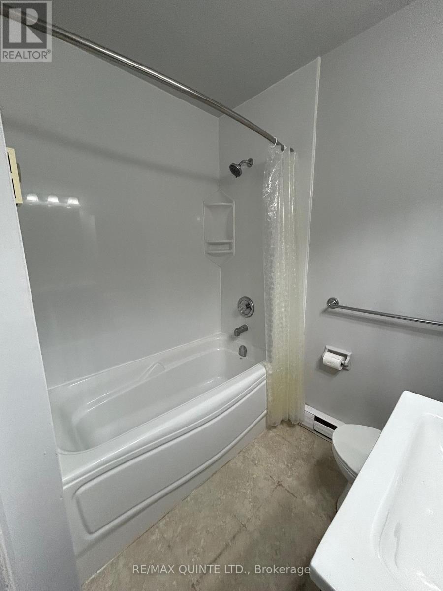 1 - 29 Mcnichol Avenue, Quinte West (Trenton Ward), Ontario  K8V 2R5 - Photo 15 - X12811284