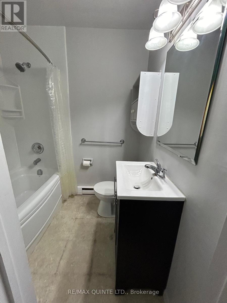 1 - 29 Mcnichol Avenue, Quinte West (Trenton Ward), Ontario  K8V 2R5 - Photo 16 - X12811284