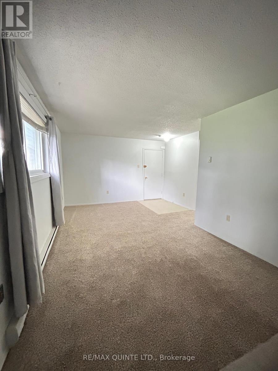 1 - 29 Mcnichol Avenue, Quinte West (Trenton Ward), Ontario  K8V 2R5 - Photo 7 - X12811284