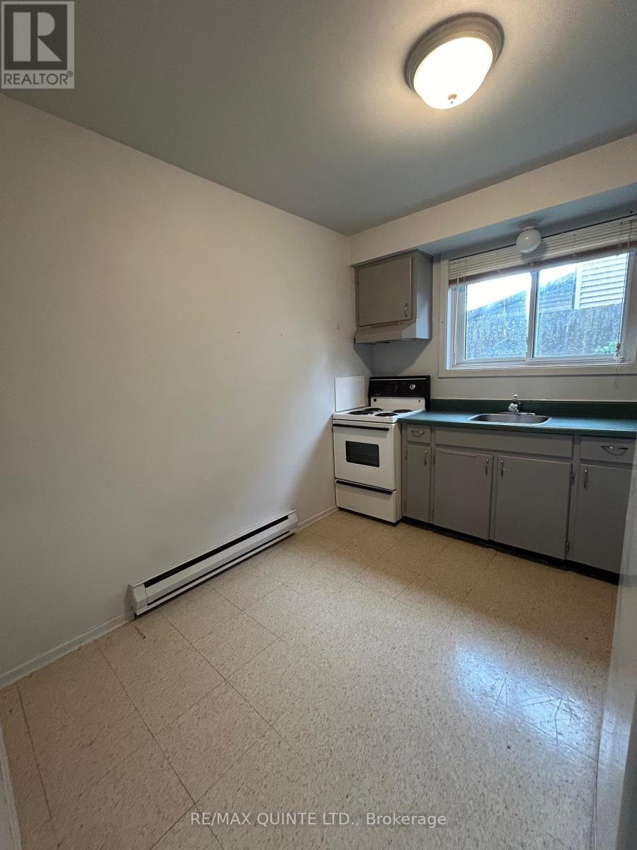 1 - 29 Mcnichol Avenue, Quinte West (Trenton Ward), Ontario  K8V 2R5 - Photo 9 - X12811284