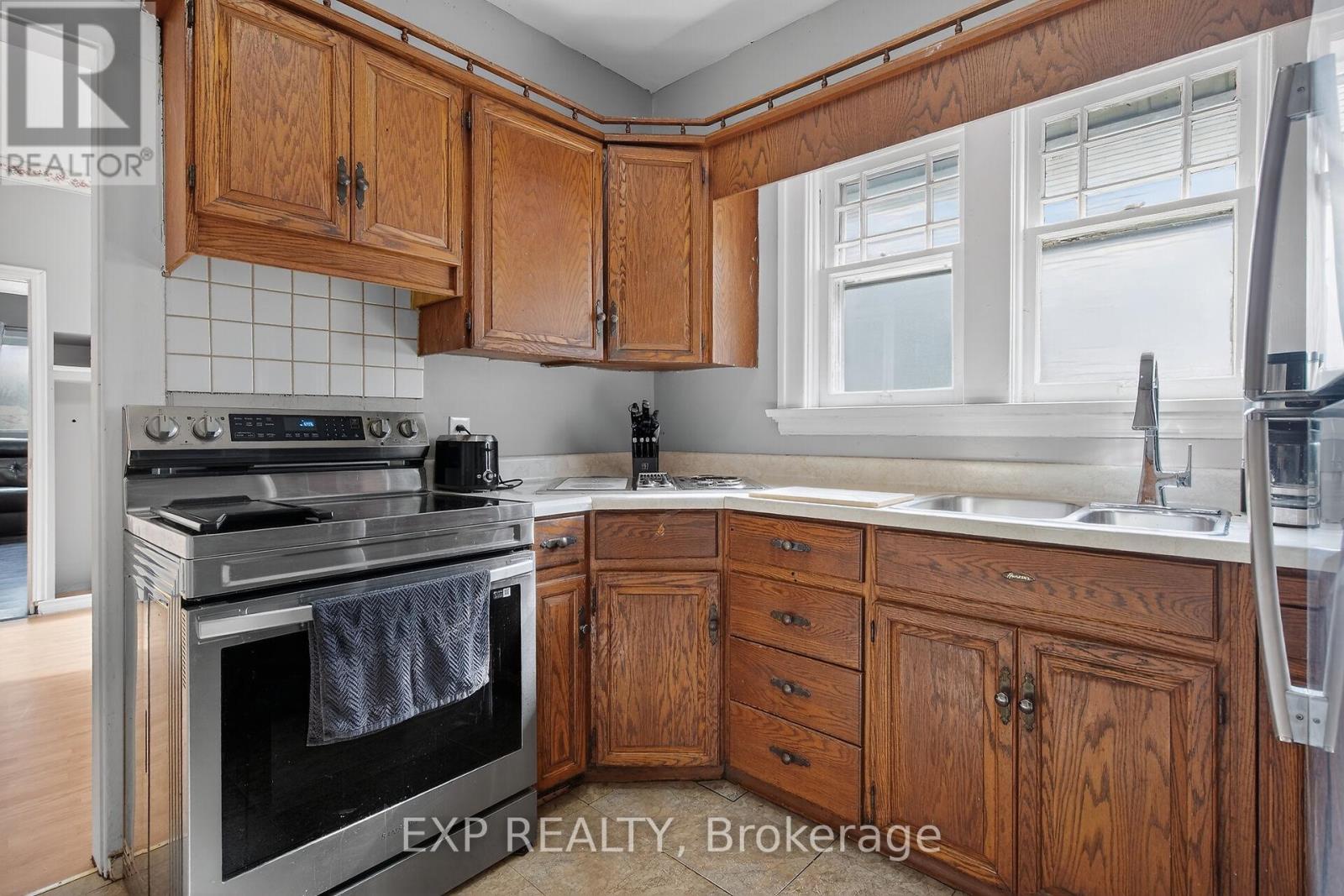 655 Highbury Avenue N, London East, Ontario  N5W 4L2 - Photo 11 - X12811206