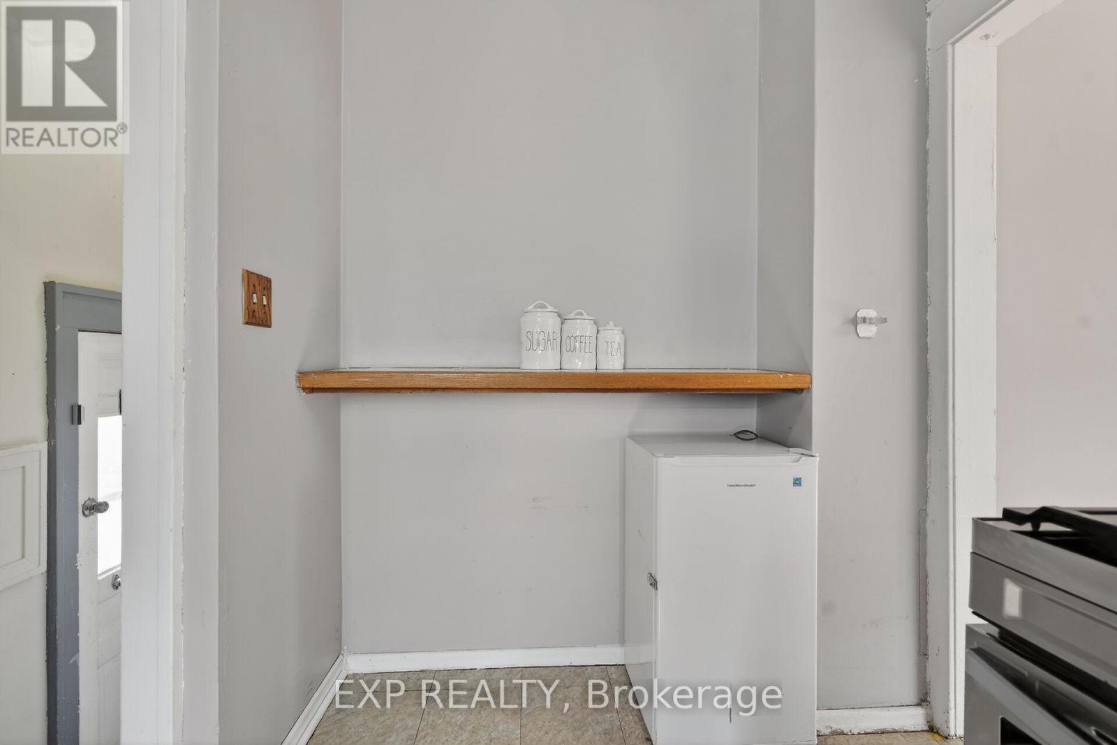 655 Highbury Avenue N, London East, Ontario  N5W 4L2 - Photo 12 - X12811206