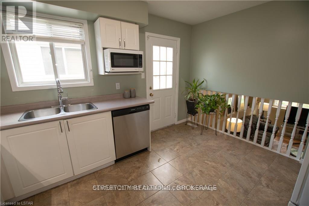 18 - 59 Pennybrook Crescent, London North, Ontario  N5X 4C3 - Photo 7 - X12811276