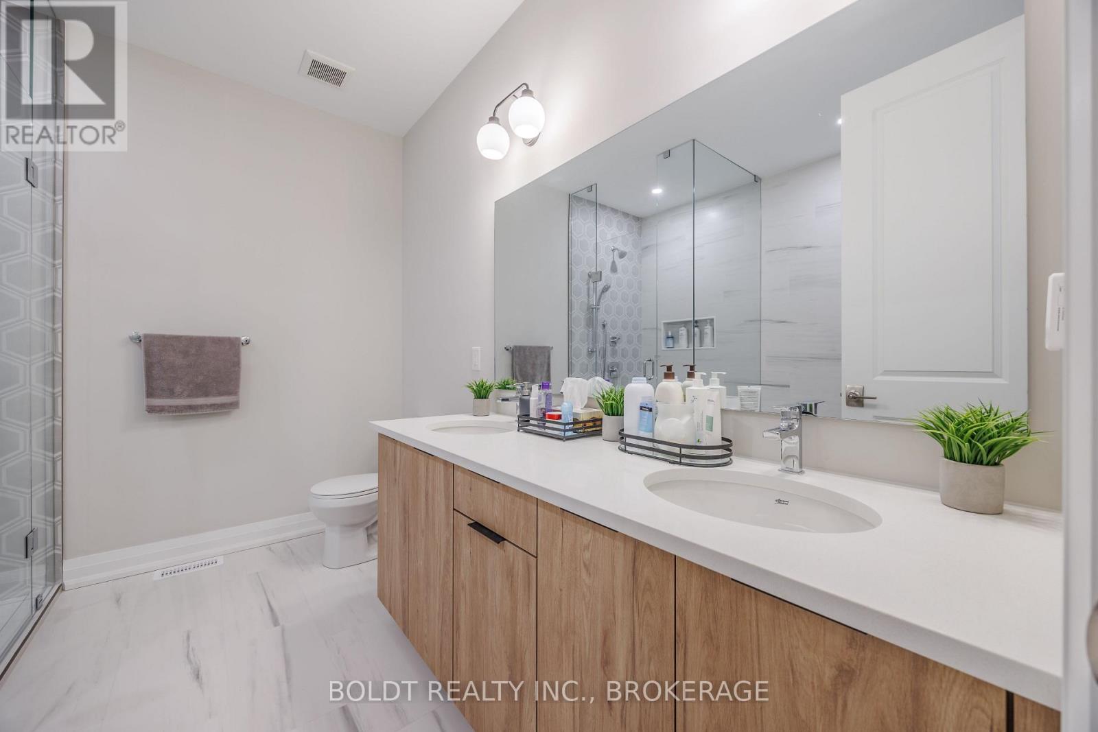 12 - 205 St. David's Road, Thorold, Ontario  L2V 0N6 - Photo 13 - X12811264