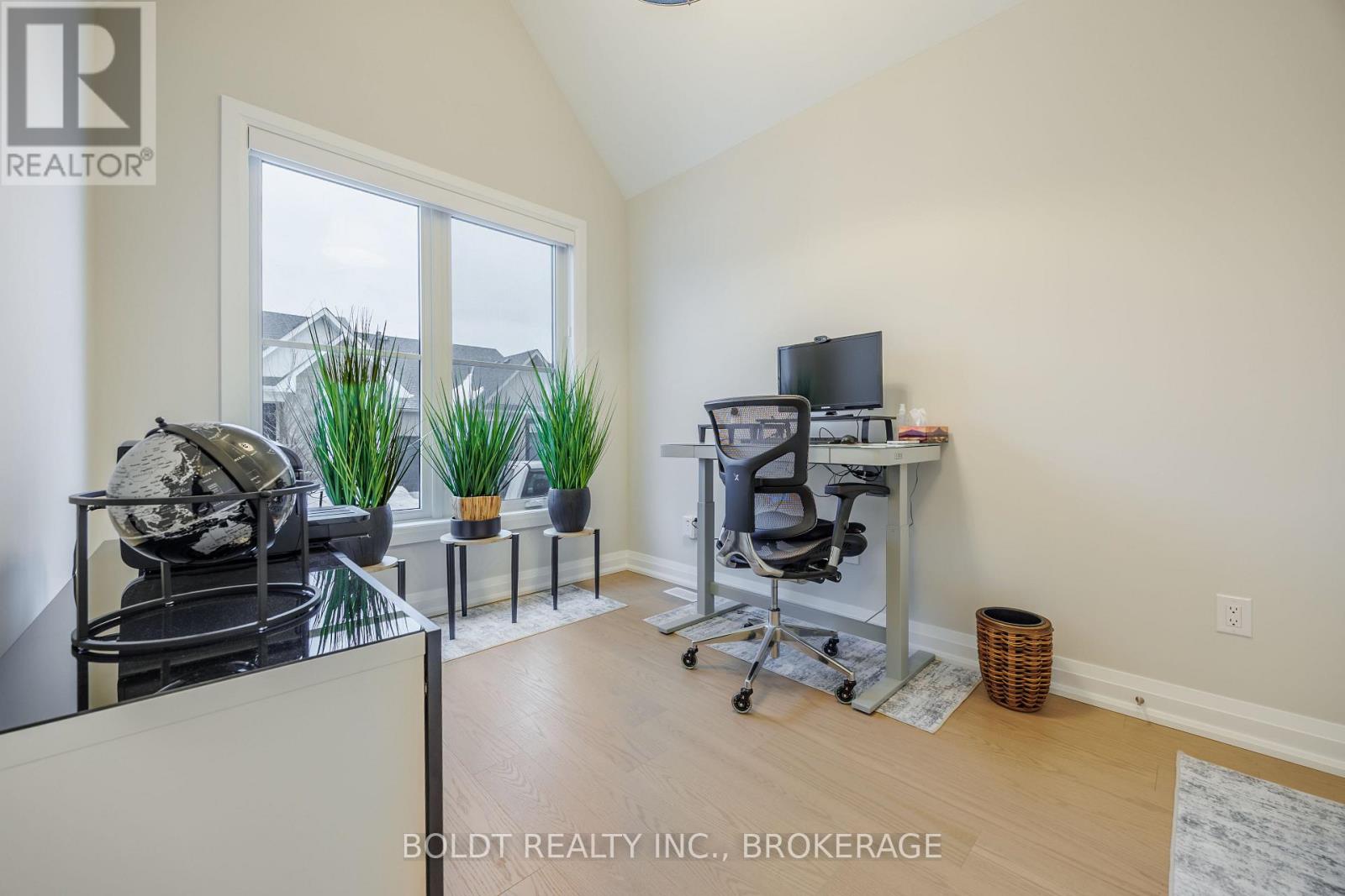 12 - 205 St. David's Road, Thorold, Ontario  L2V 0N6 - Photo 15 - X12811264