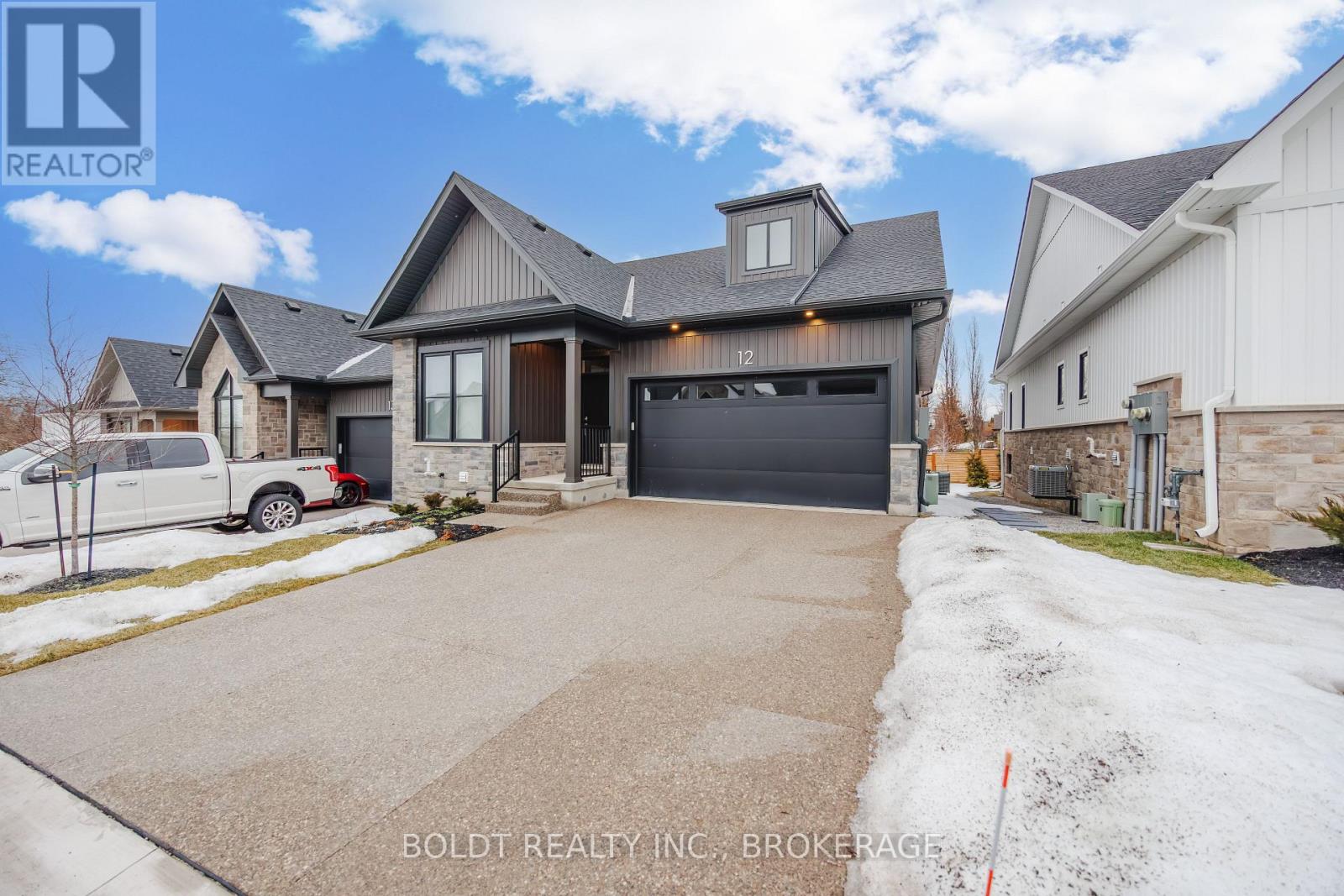 12 - 205 St. David's Road, Thorold, Ontario  L2V 0N6 - Photo 2 - X12811264