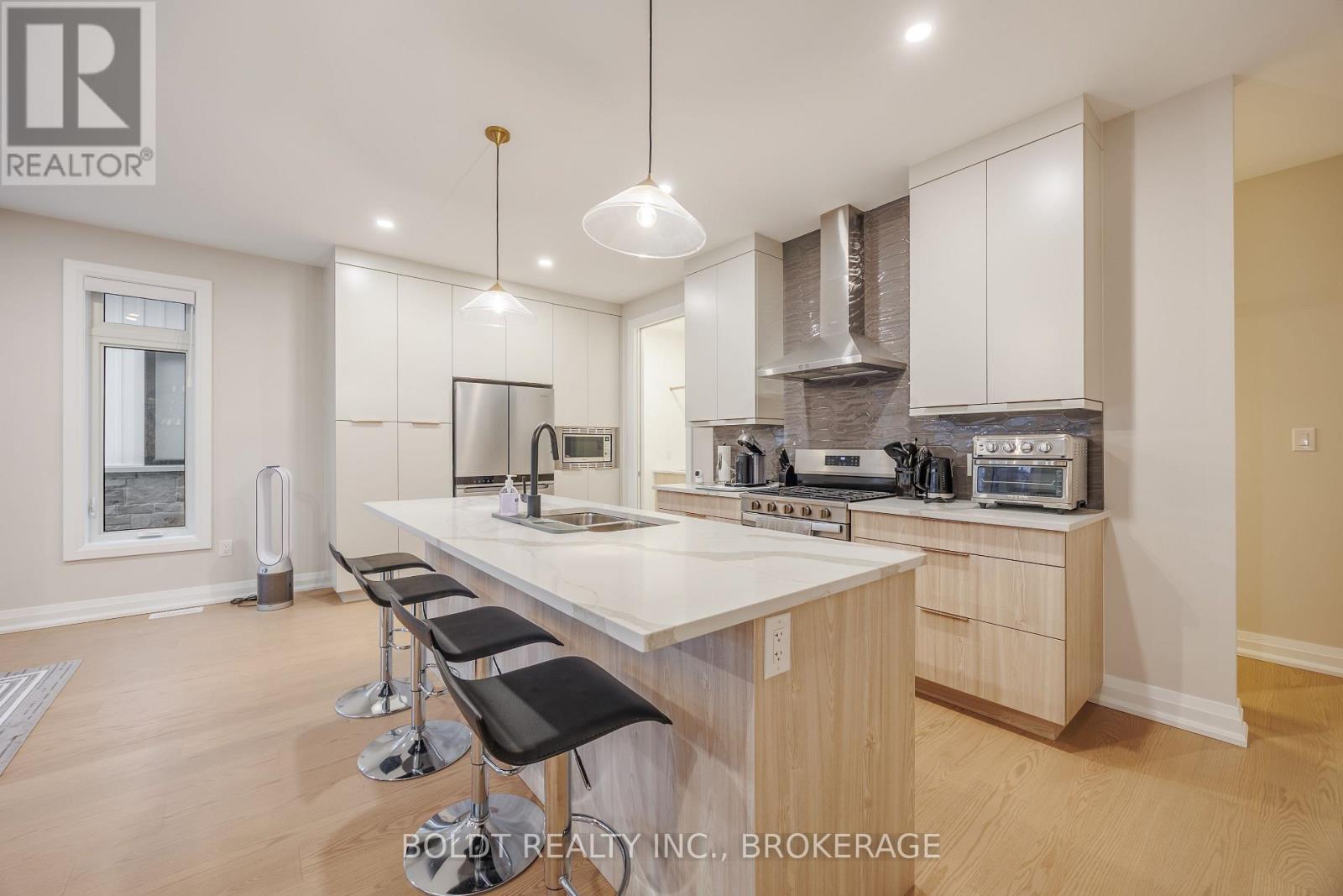 12 - 205 St. David's Road, Thorold, Ontario  L2V 0N6 - Photo 6 - X12811264