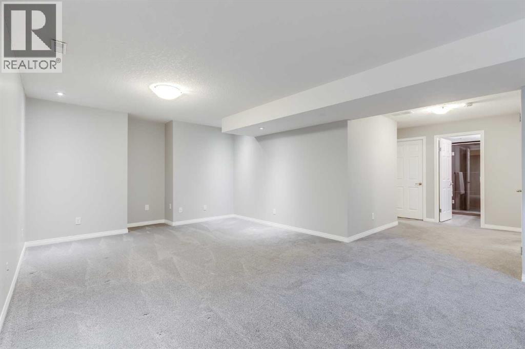 208 Fairways Bay Nw, Airdrie, Alberta  T4B 2P5 - Photo 32 - A2282573