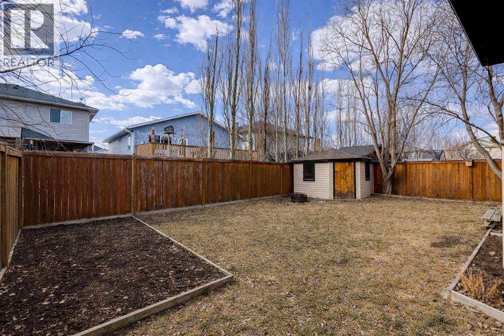 208 Fairways Bay Nw, Airdrie, Alberta  T4B 2P5 - Photo 36 - A2282573