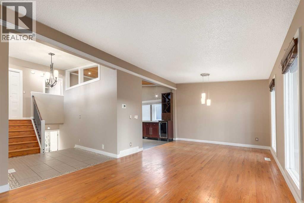 4936 40 Avenue Nw, Calgary, Alberta T3A 0X2 - Photo 4 - A2284747