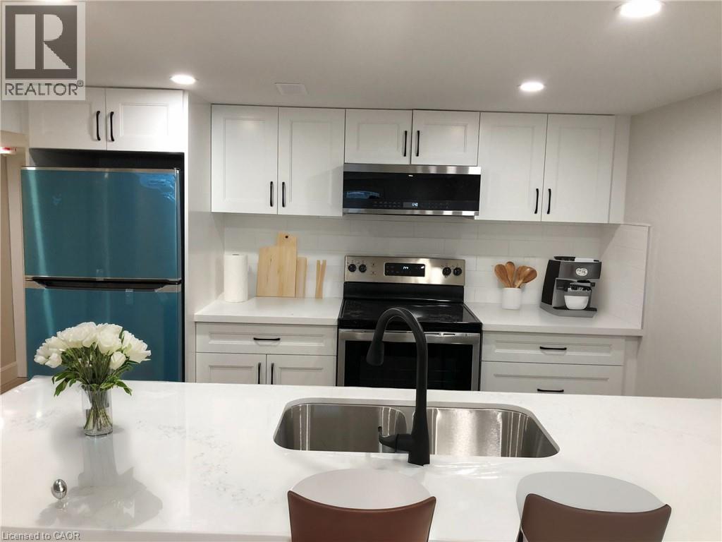 277 E 34TH Street Unit# Lower