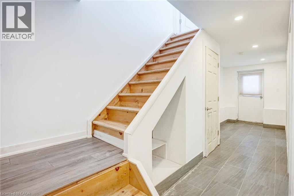 1099 Ogden Avenue, Mississauga, Ontario  L5E 2G7 - Photo 23 - 40789163