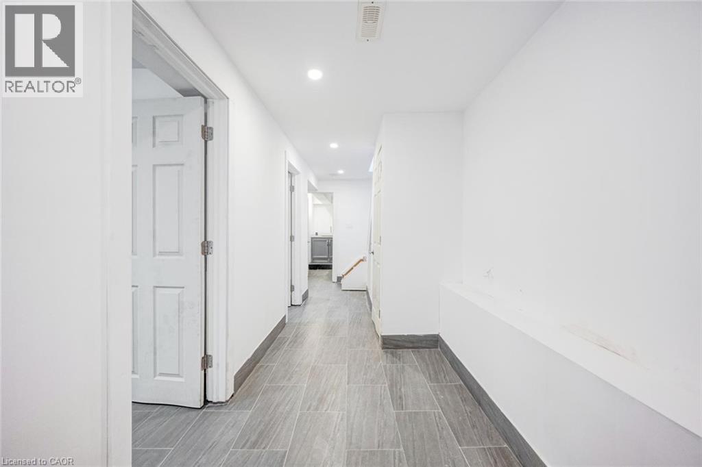 1099 Ogden Avenue, Mississauga, Ontario  L5E 2G7 - Photo 29 - 40789163