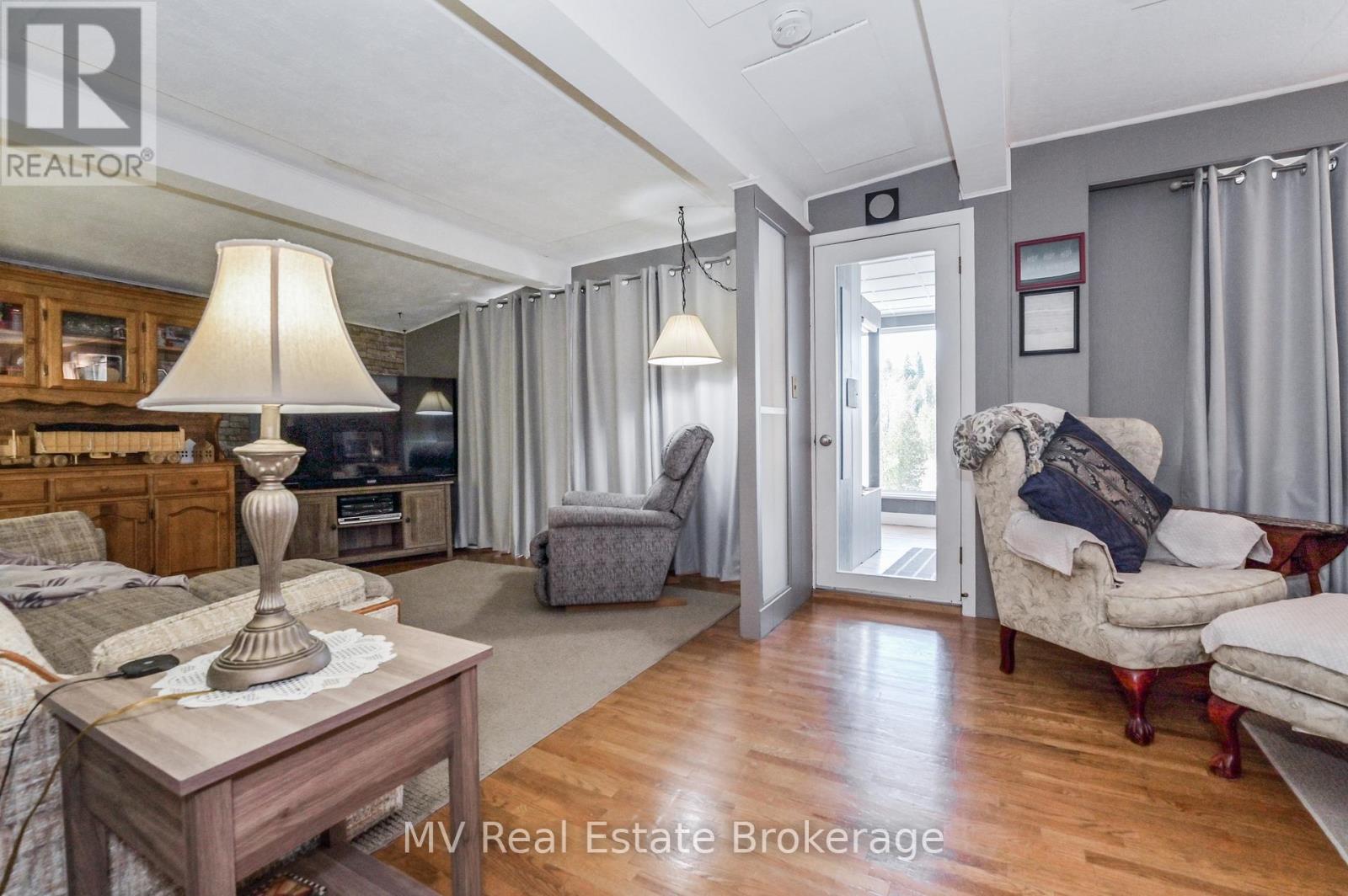 88-90 Main Street, Erin, Ontario  N0B 1T0 - Photo 18 - X12469456