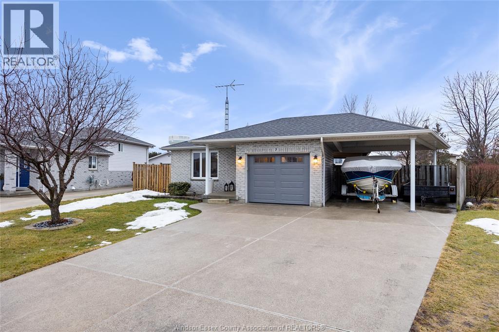MLS# 26003743: 7 REGAL DRIVE, Tilbury, Canada