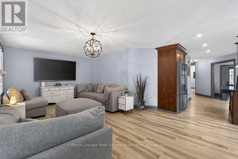 84 Loon Avenue, Barrie (Painswick South), Ontario  L4N 8V9 - Photo 20 - S12811260