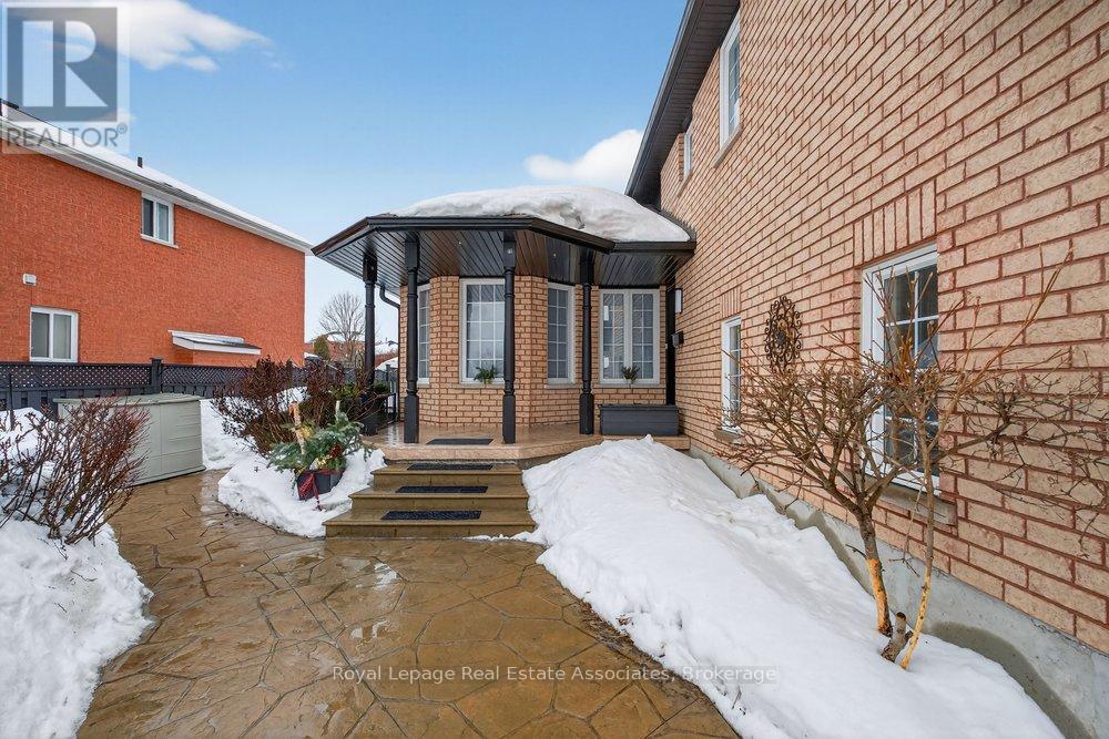84 Loon Avenue, Barrie (Painswick South), Ontario  L4N 8V9 - Photo 3 - S12811260