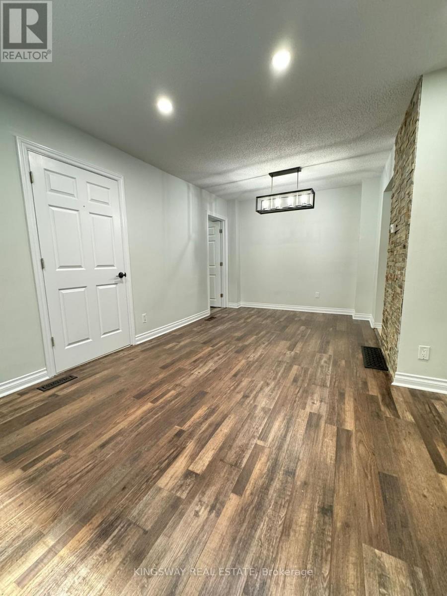 659 Roselaire Trail, Mississauga, Ontario  L5R 3C6 - Photo 6 - W12811198