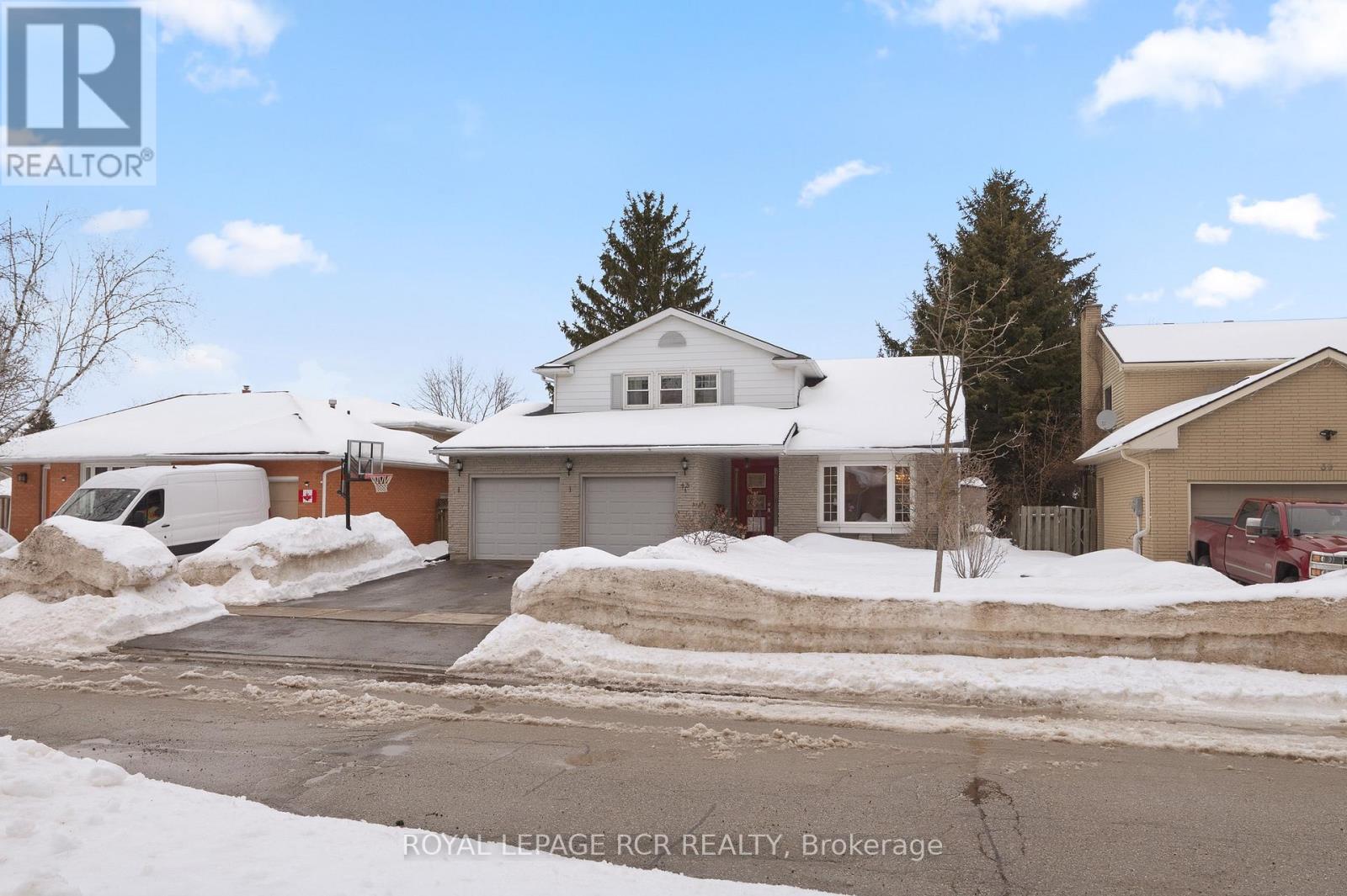 43 GOLDGATE CRESCENT, Orangeville, Ontario