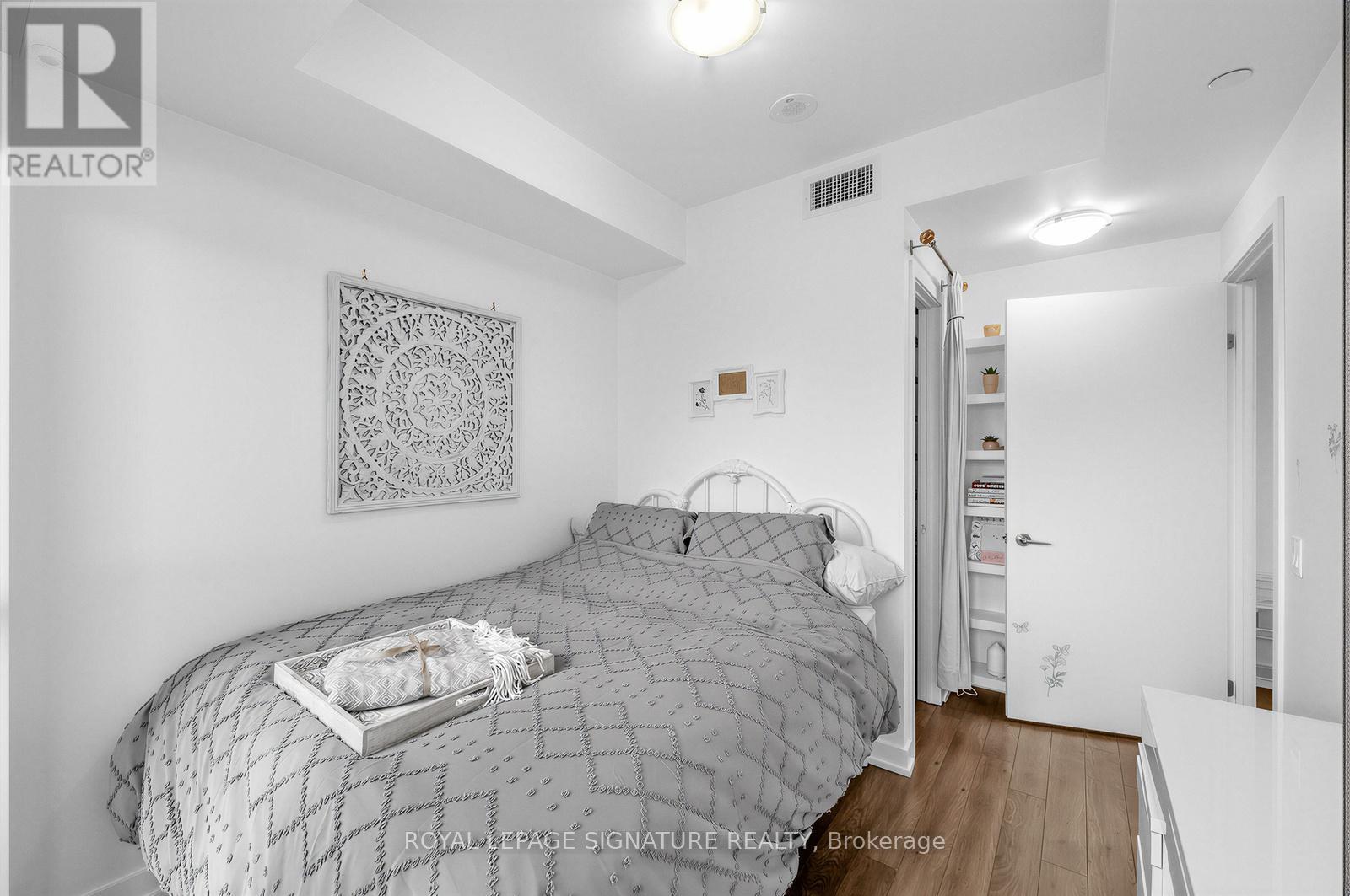 2706 - 10 Park Lawn Road, Toronto, Ontario  M8V 0H9 - Photo 13 - W12811298