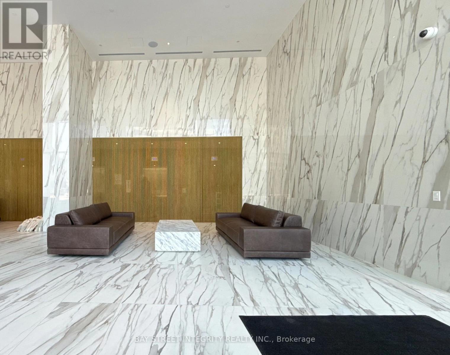 1005 - 448 Burnhamthorpe Road W, Mississauga, Ontario  L5B 0R4 - Photo 3 - W12811300