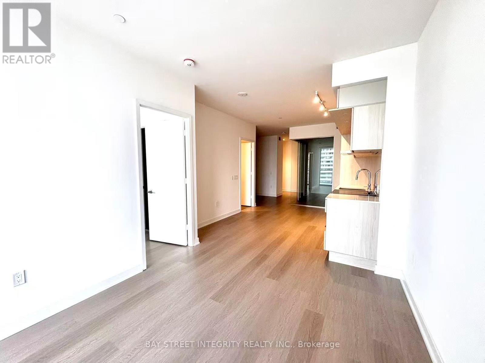 1005 - 448 Burnhamthorpe Road W, Mississauga, Ontario  L5B 0R4 - Photo 7 - W12811300