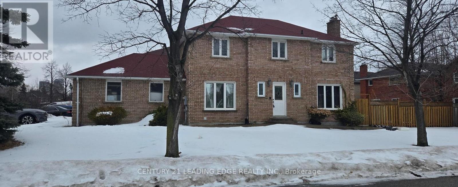 463 Commonwealth Circle, Mississauga, Ontario  L5B 3W2 - Photo 1 - W12811302