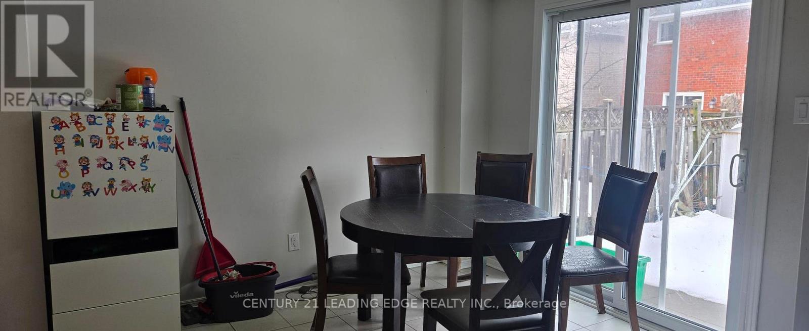 463 Commonwealth Circle, Mississauga, Ontario  L5B 3W2 - Photo 7 - W12811302