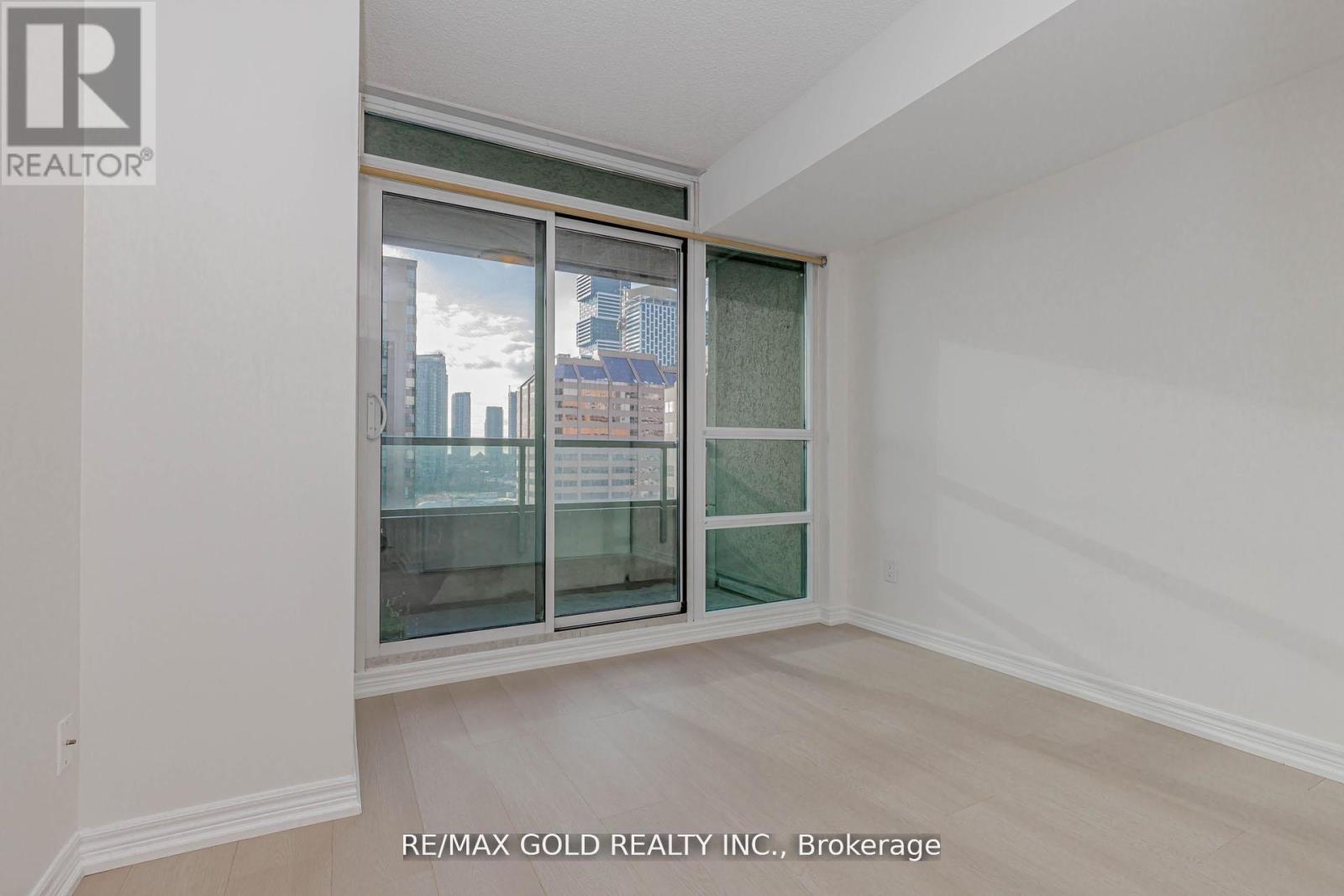 1507 - 208 Enfield Place, Mississauga, Ontario  L5B 0B8 - Photo 14 - W12811308