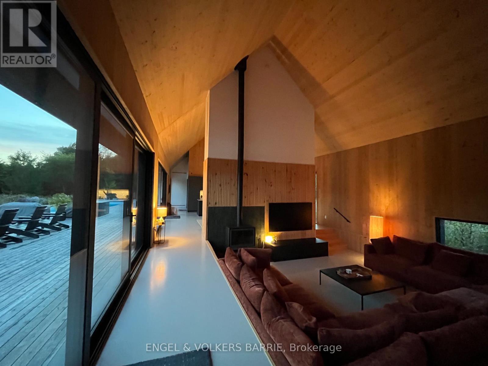 129 Maple Lane, Blue Mountains, Ontario  N0H 2E0 - Photo 3 - X12811212