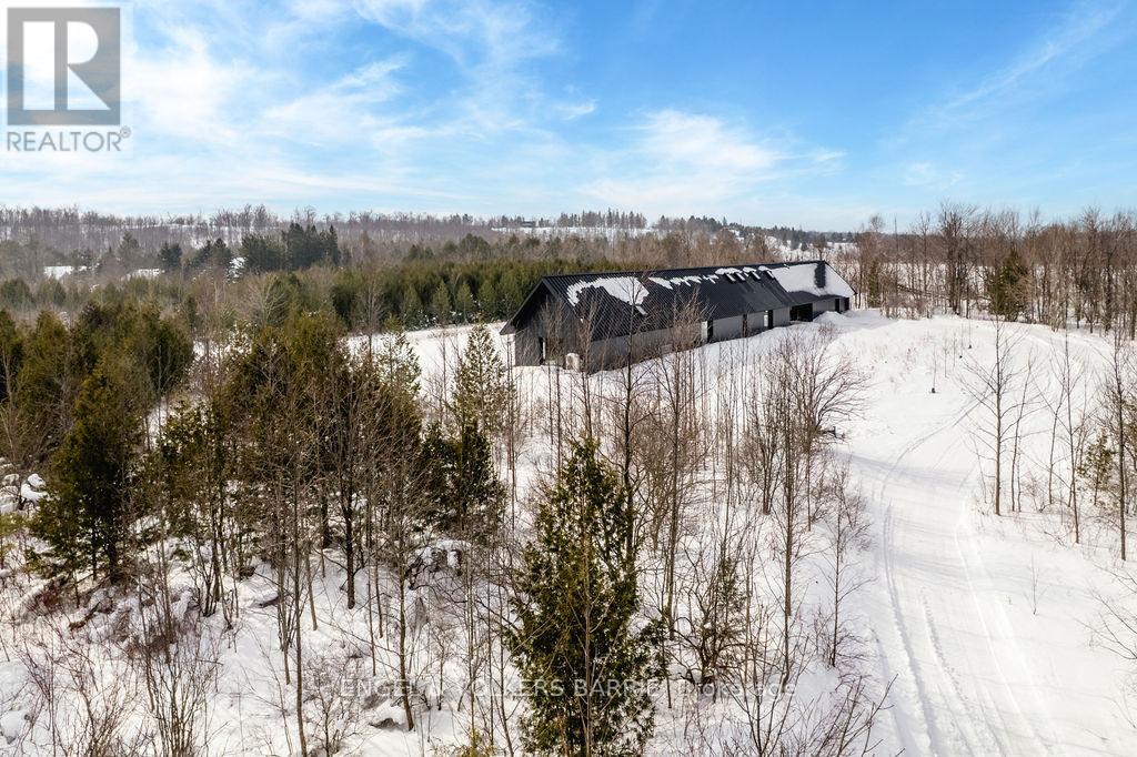 129 Maple Lane, Blue Mountains, Ontario  N0H 2E0 - Photo 5 - X12811212