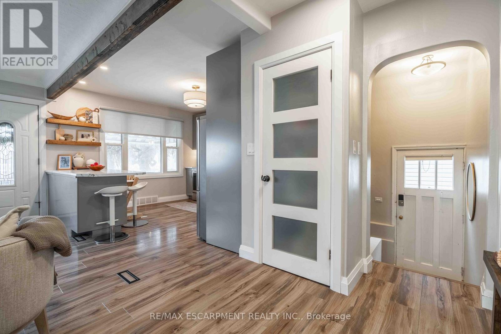 35 Charles Avenue, St. Catharines, Ontario  L2M 5S8 - Photo 10 - X12811216