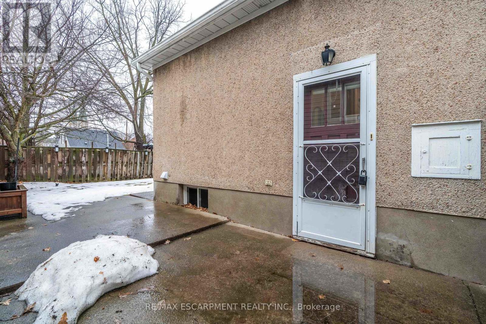 35 Charles Avenue, St. Catharines, Ontario  L2M 5S8 - Photo 18 - X12811216