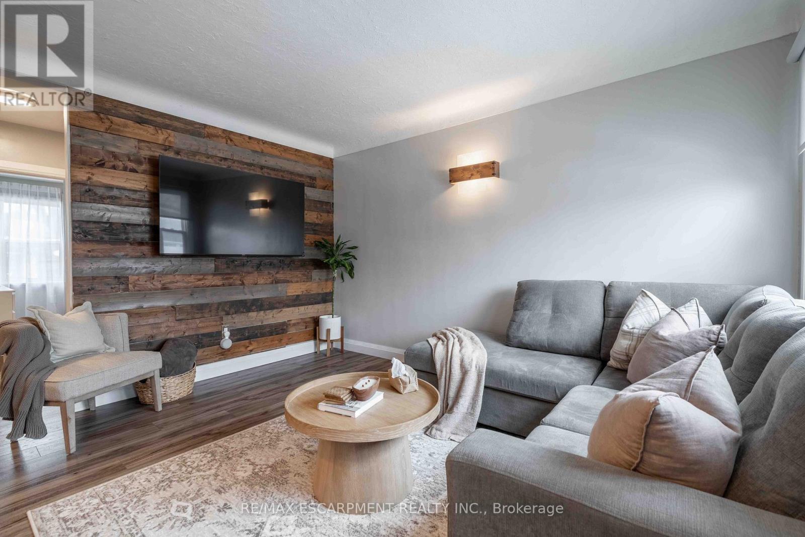 35 Charles Avenue, St. Catharines, Ontario  L2M 5S8 - Photo 5 - X12811216