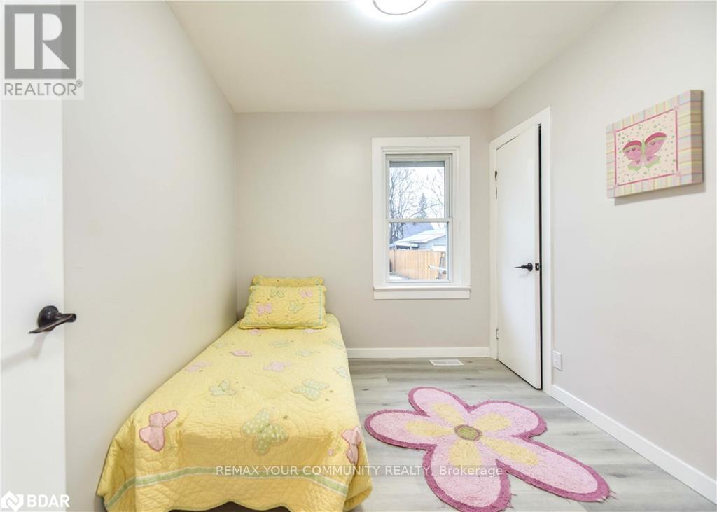 17 Champlain Street, Orillia, Ontario  L3V 2G6 - Photo 16 - S12811078