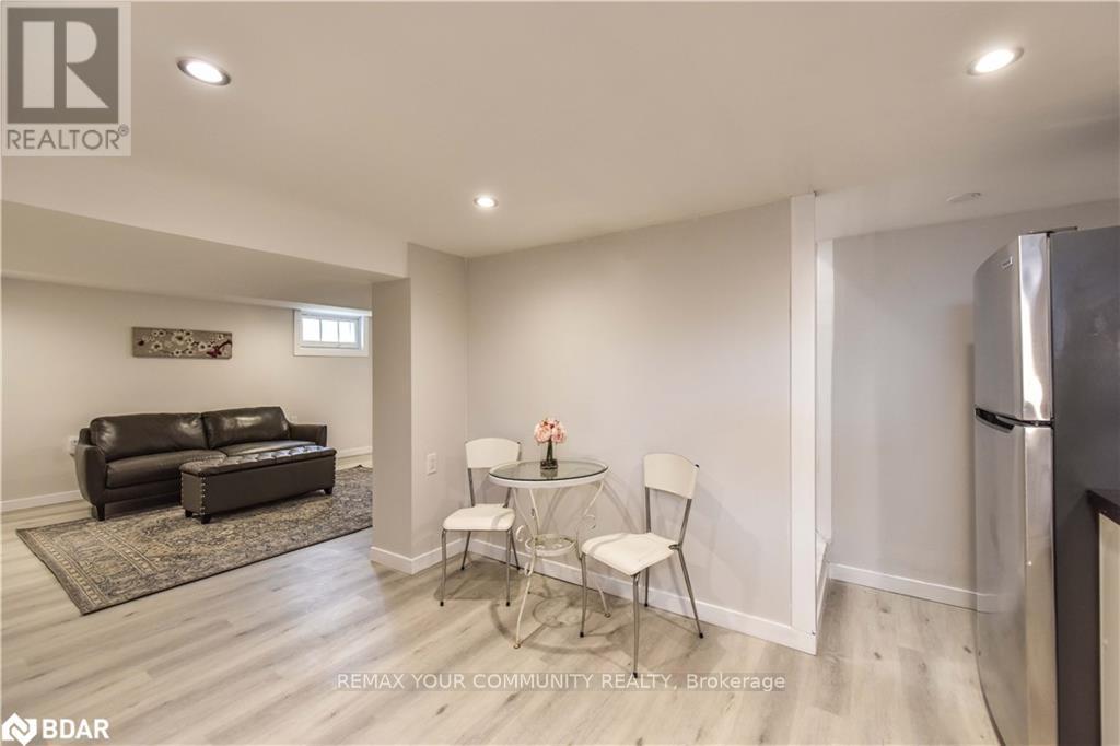 17 Champlain Street, Orillia, Ontario  L3V 2G6 - Photo 28 - S12811078