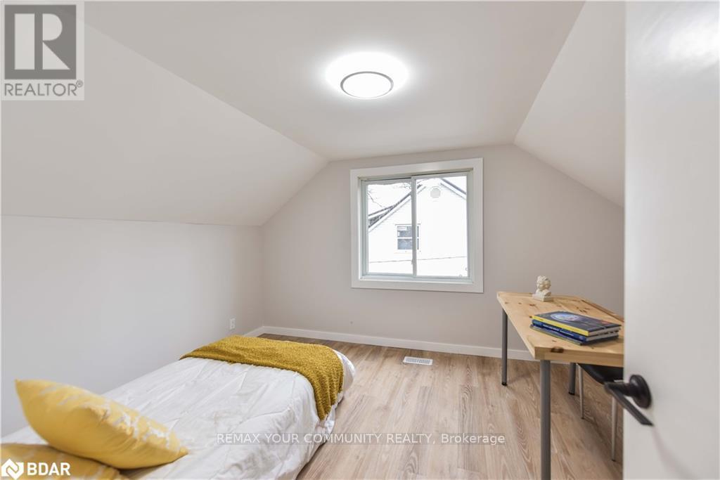 17 Champlain Street, Orillia, Ontario  L3V 2G6 - Photo 23 - S12811078