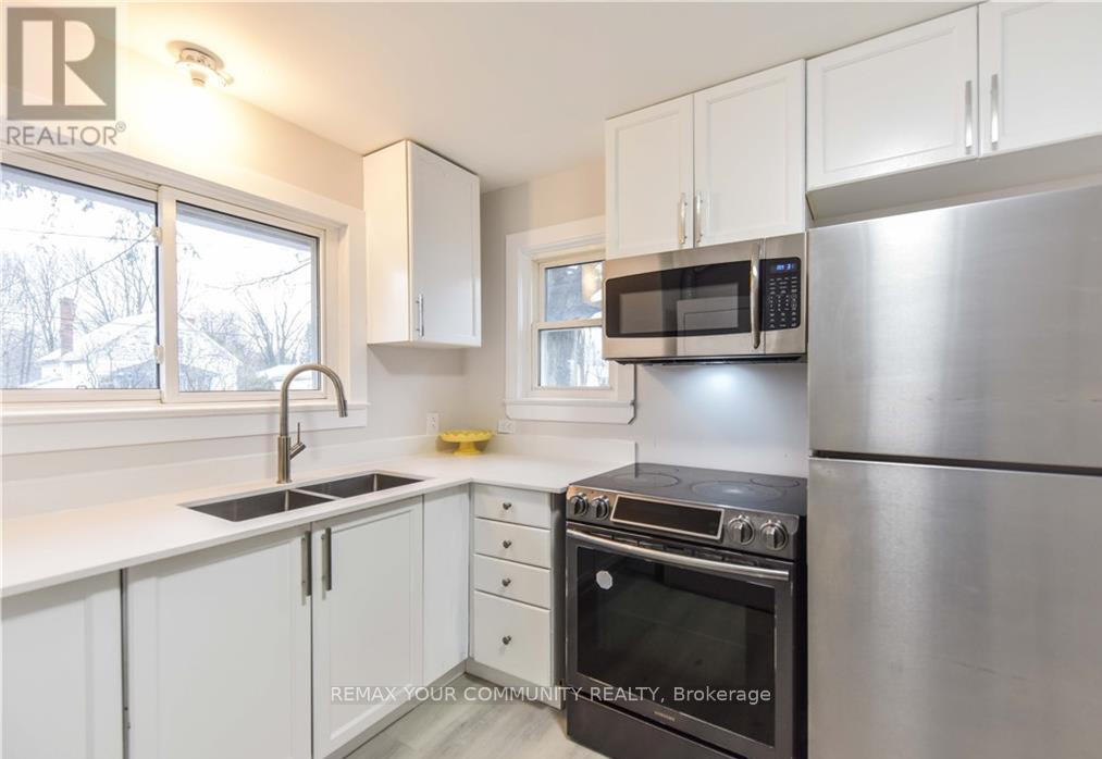 17 Champlain Street, Orillia, Ontario  L3V 2G6 - Photo 12 - S12811078