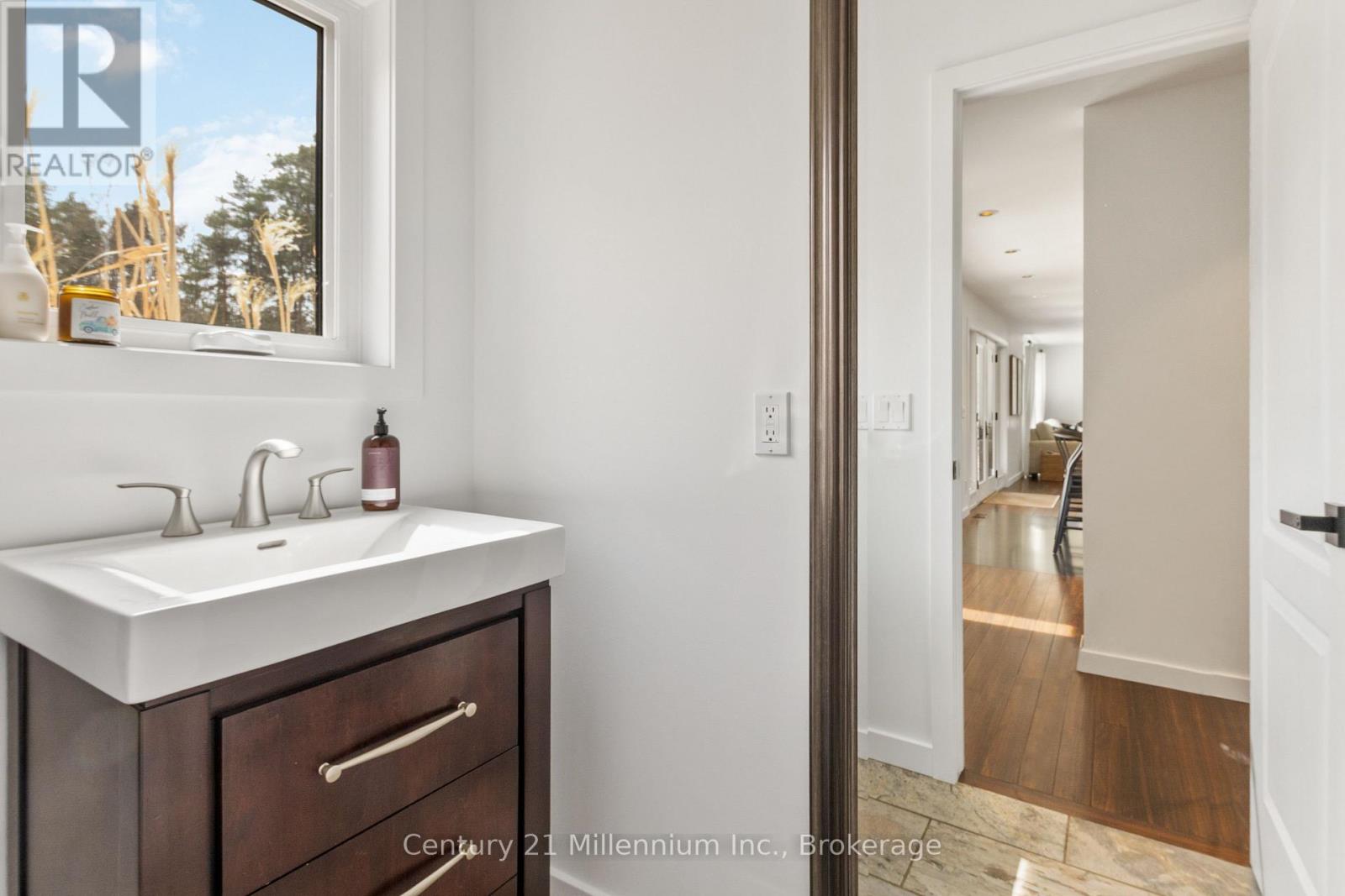 7169 36/37 Nottawasaga Side Road E, Clearview, Ontario L9Y 3Z1 - Photo 4 - S12811480