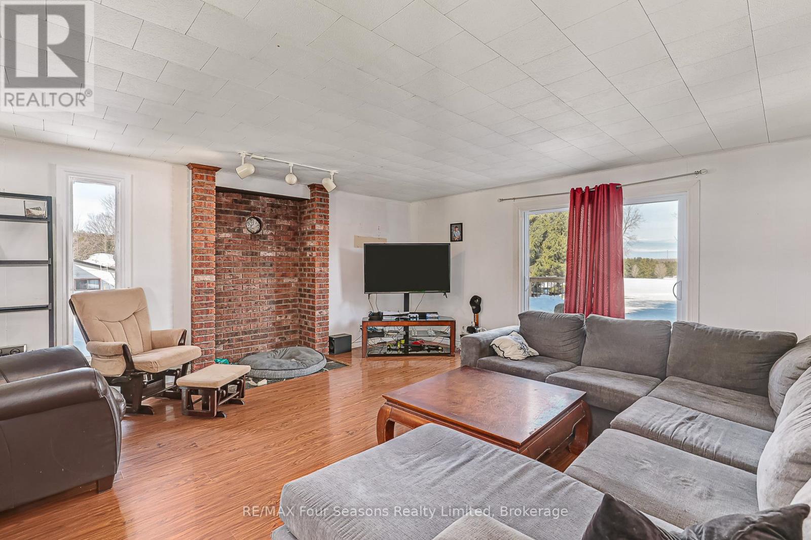 1046 County 124 Road N, Clearview, Ontario  N0C 1M0 - Photo 21 - S12811498