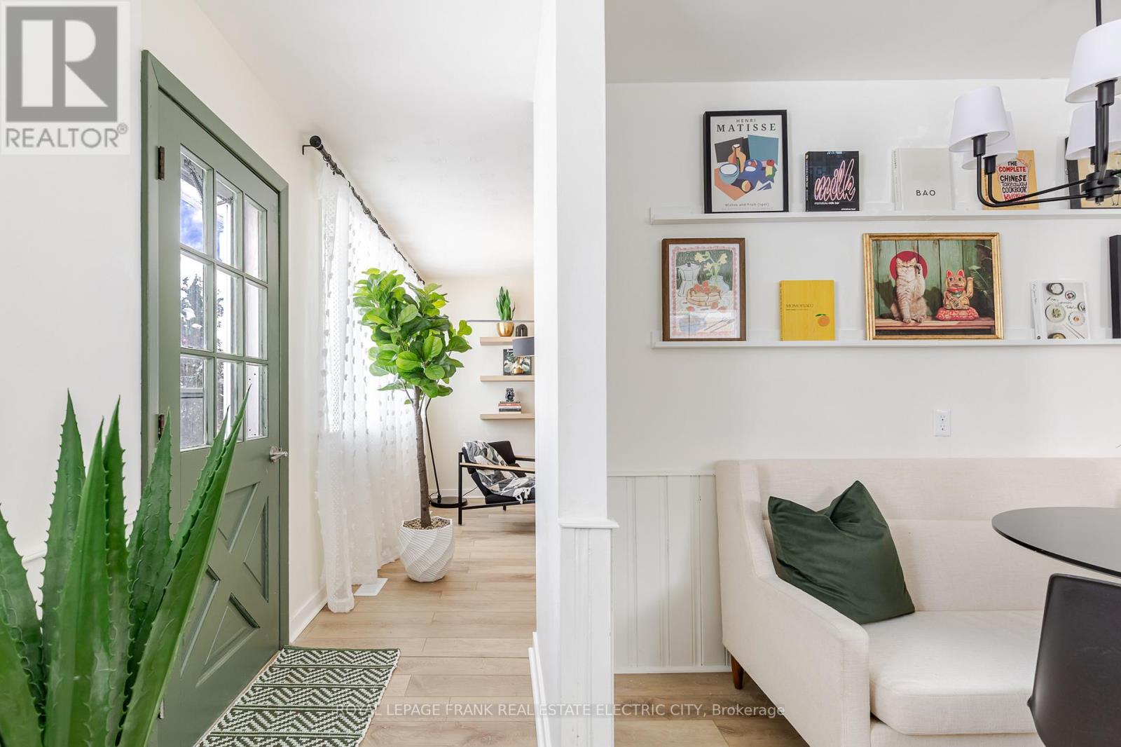 381 Applegrove Avenue, Peterborough, Ontario K9H 5L4 - Photo 2 - X12811558