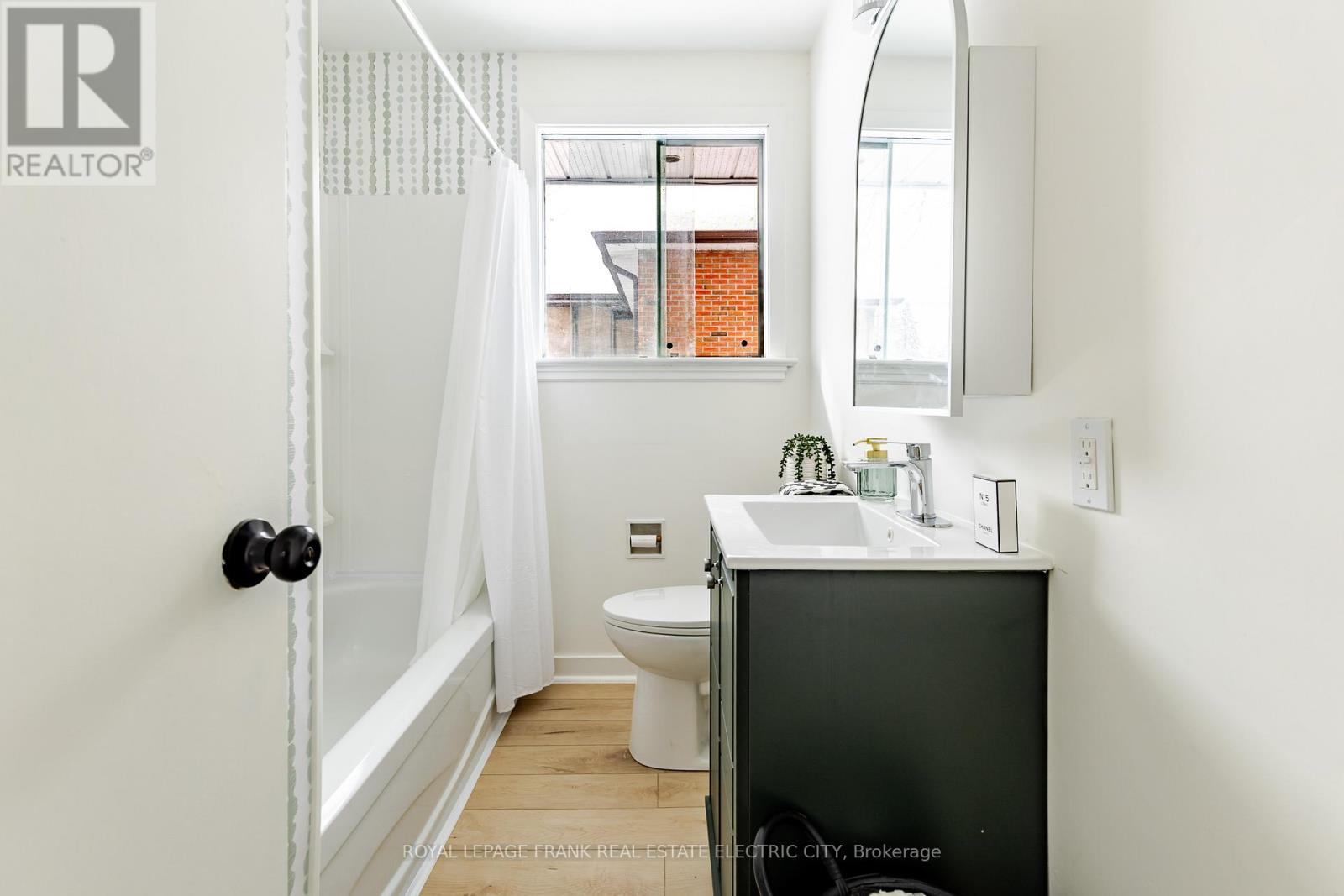 381 Applegrove Avenue, Peterborough, Ontario K9H 5L4 - Photo 26 - X12811558