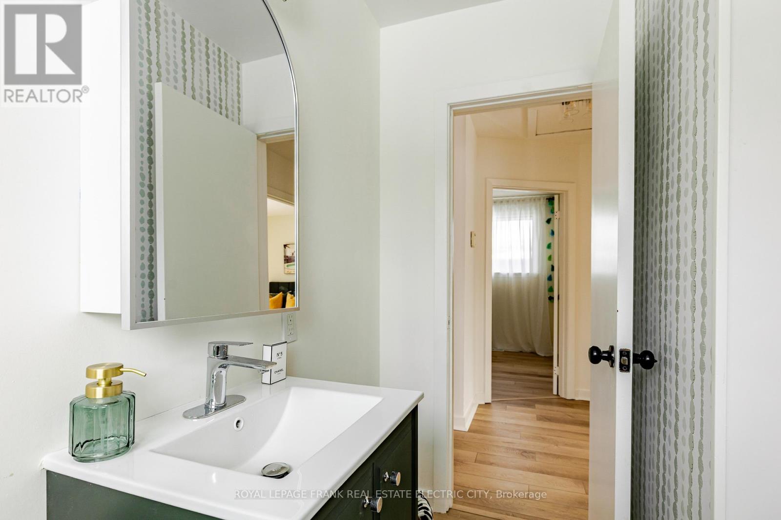 381 Applegrove Avenue, Peterborough, Ontario K9H 5L4 - Photo 27 - X12811558