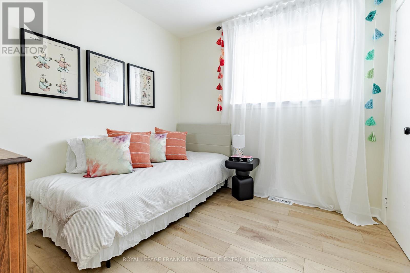 381 Applegrove Avenue, Peterborough, Ontario K9H 5L4 - Photo 31 - X12811558