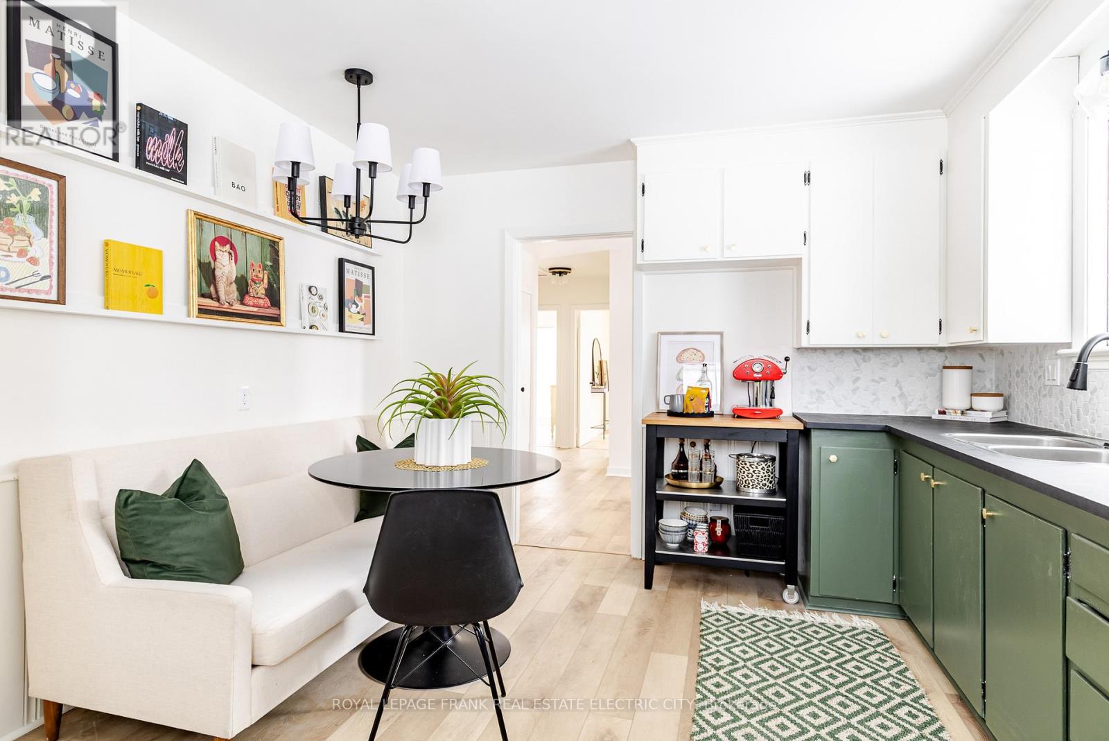 381 Applegrove Avenue, Peterborough, Ontario K9H 5L4 - Photo 4 - X12811558