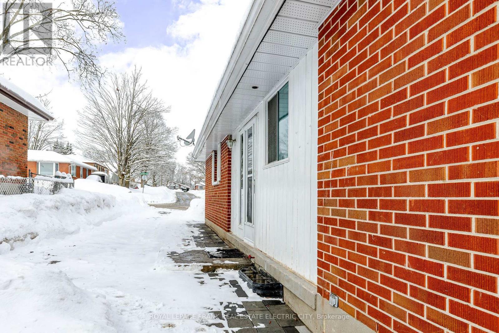 381 Applegrove Avenue, Peterborough, Ontario K9H 5L4 - Photo 47 - X12811558