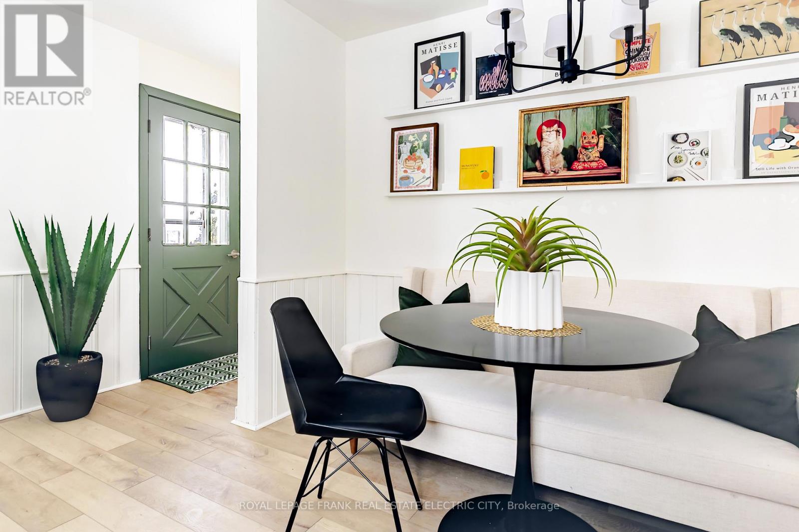 381 Applegrove Avenue, Peterborough, Ontario K9H 5L4 - Photo 9 - X12811558